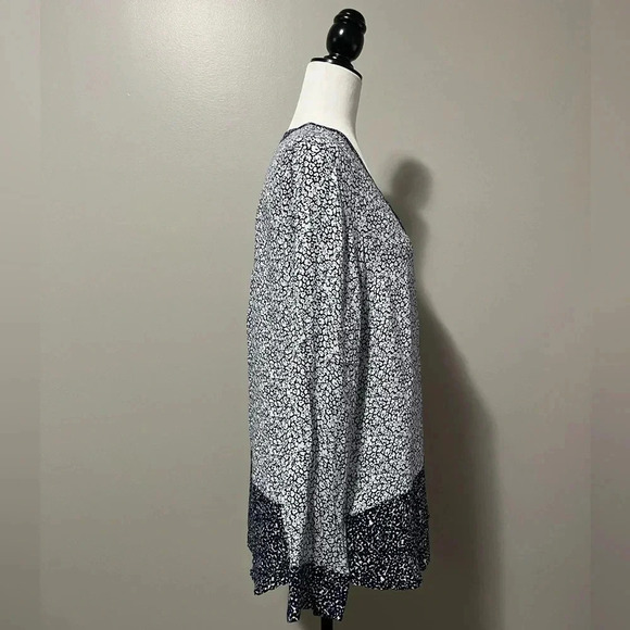 Foxcroft Daisy Ditsy Floral Blouse Button Down Shirt - Picture 7 of 11